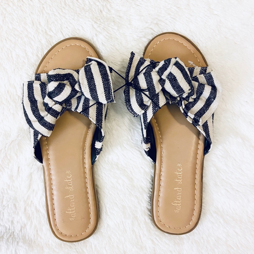 NWT Altar’d State striped sandals with bow